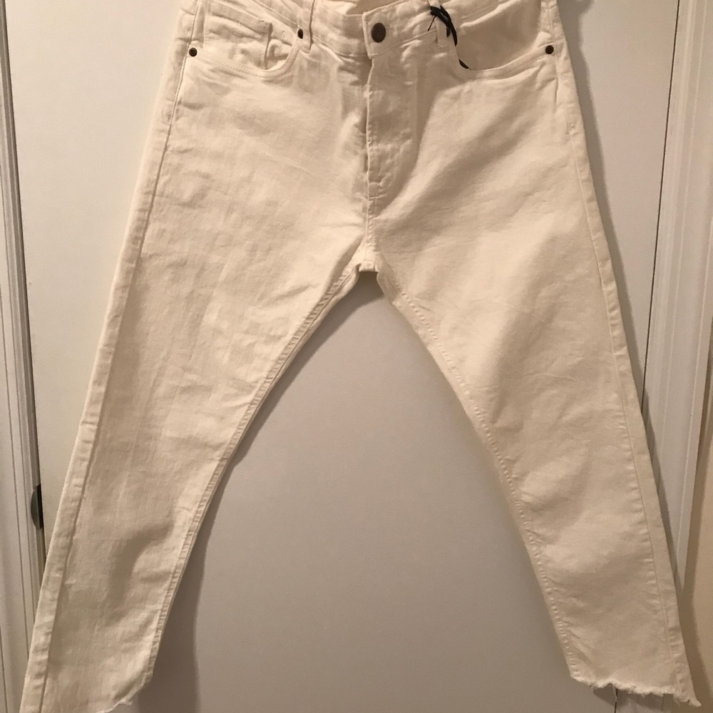White Pants Distressed bottoms